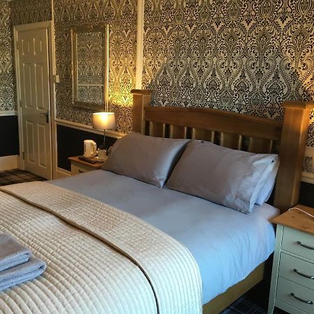 The White Hart Pub And Rooms Cranleigh Exteriér fotografie