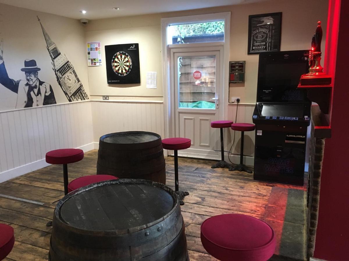 The White Hart Pub And Rooms Cranleigh Exteriér fotografie