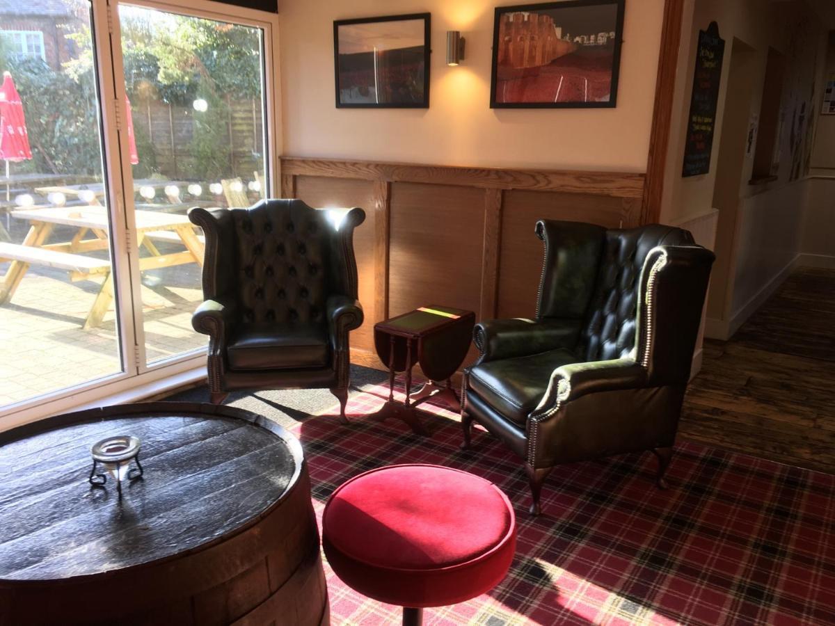 The White Hart Pub And Rooms Cranleigh Exteriér fotografie